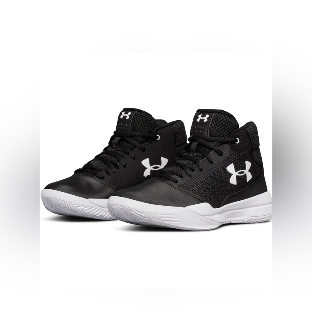 Under Armour UA JET Trainer Sneakers high top black & white color Size 7 NWOB